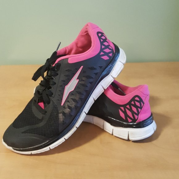 avia athletic